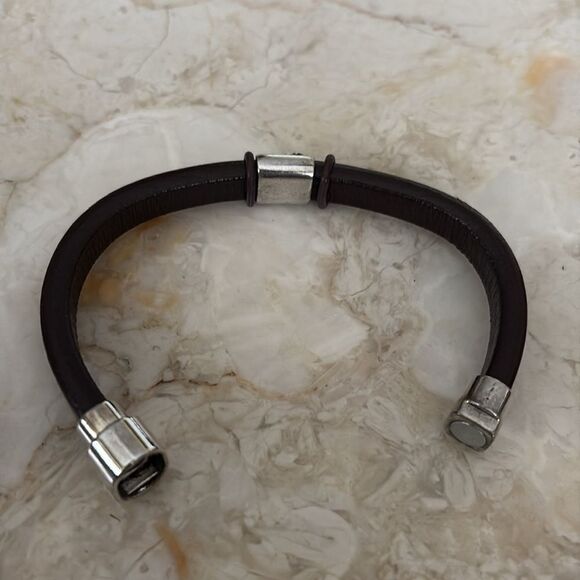 New! Handcrafted Leather Cuff Style Bracelet - Picture 8 of 10